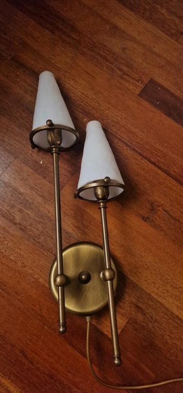 Maison Jansen, dubbele glazen wandlamp in messing, wandlamp  beschikbaar voor biedingen