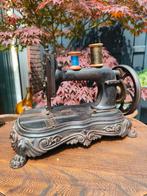 Decoratieve gietijzeren naaimachine met leeuwenpootjes, Ophalen