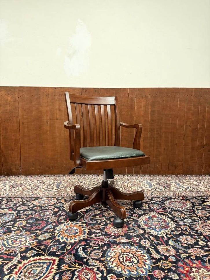 Klassiek Engelse Bureaustoel, Antiek en Kunst, Antiek | Kantoor en Zakelijk, Ophalen of Verzenden