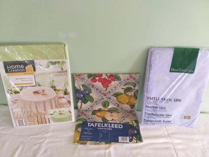 3 Tafelkleden, Huis en Inrichting, Tafelkleden, Nieuw, Ophalen of Verzenden