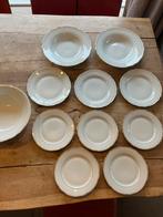 Serviesgoed gouden randje, Ophalen, Zo goed als nieuw, Bord(en), Overige stijlen