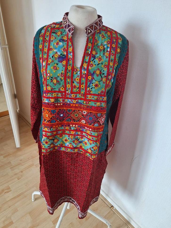 Kleurrijke Tuniek met Borduurwerk, Kleding | Dames, Jurken, Zo goed als nieuw, Maat 38/40 (M), Rood, Onder de knie, Ophalen of Verzenden