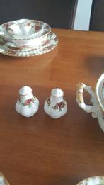 Peper en zout stel van Royal Albert Old Country Roses, Antiek en Kunst, Antiek | Porselein, Ophalen of Verzenden