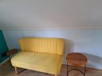 Leuk klein geel bankje met bijzettafeltjes, Huis en Inrichting, Banken | Sofa's en Chaises Longues, Ophalen of Verzenden, Zo goed als nieuw