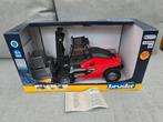 Bruder Linde HT160 heftruck met pallet en 3 boxen, Ophalen of Verzenden, Zo goed als nieuw