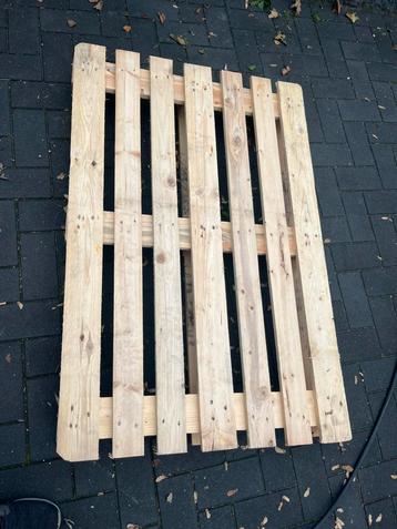 GRATIS pallet 80x120cm beschikbaar voor biedingen