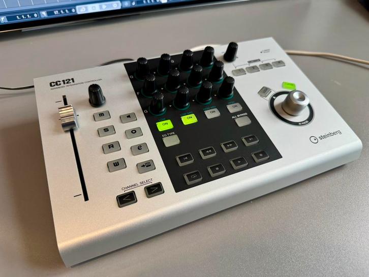 Steinberg CC121 - zeer netjes, Muziek en Instrumenten, Midi-apparatuur, Zo goed als nieuw, Ophalen of Verzenden