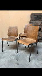 12 koppelbare en stapelbare vintage schoolstoelen, Huis en Inrichting, Stoelen, Ophalen, Gebruikt, Bruin, Vijf, Zes of meer stoelen