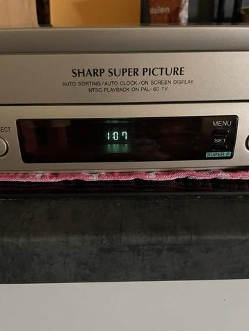 Akai Video Cassette Speler/Recorder beschikbaar voor biedingen