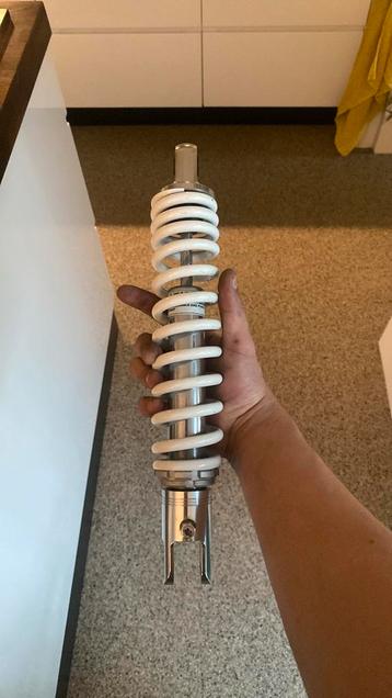 Schokbreker 330mm wit voor minarelli scooters beschikbaar voor biedingen