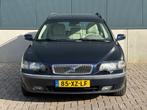 Volvo V70 2.5 T Titanium AUTOMAAT LEDER/CRUISE/TREKHAAK, 1566 kg, Beige, Blauw, Leder en Stof