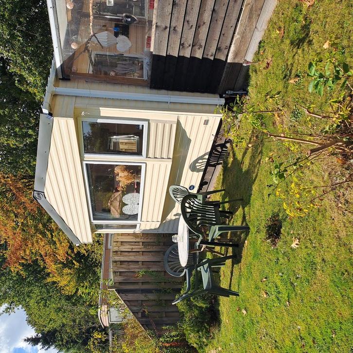 Te koop ruime stacaravan in zeer goede staat in Drenthe, Caravans en Kamperen, Caravans, Particulier, meer dan 6, Overige, Ophalen