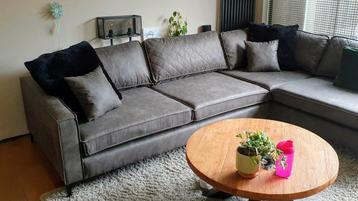 Ruime Hoekbank 300x220 beschikbaar voor biedingen