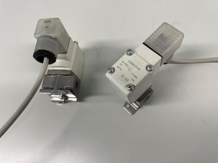 SMC magneetventiel magneet klep solenoid valve klep G 1/4, Hobby en Vrije tijd, Elektronica-componenten, Zo goed als nieuw, Ophalen of Verzenden