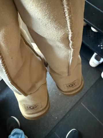 Uggs maat 7 beschikbaar voor biedingen