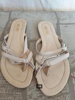 Leuke witte slippers. Mt 38. Merk Nio Nio, Kleding | Dames, Schoenen, Slippers, ., Wit, Ophalen of Verzenden