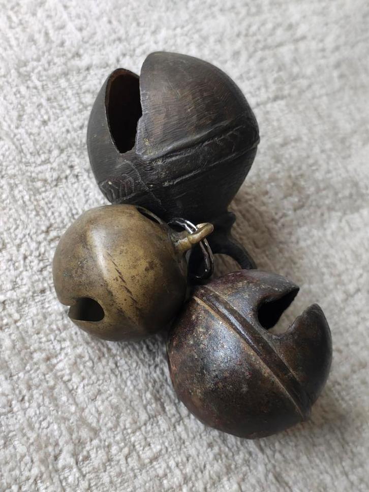 3 Antieke Bronzen Bellen voor slee, paard of zadel, Antiek en Kunst, Antiek | Koper en Brons, Brons, Ophalen of Verzenden