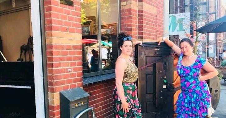 René van Beeck: Korting voor muziekscholen en pianodocenten, Muziek en Instrumenten, Piano's, Zo goed als nieuw, Zwart, Ophalen of Verzenden