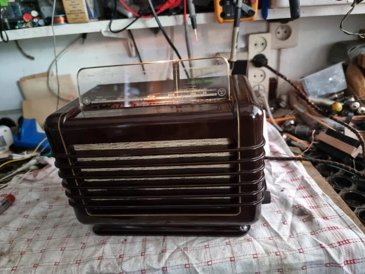mooie spelende antieke Philips radio 209U 1945/46, Antiek en Kunst, Antiek | Tv's en Audio, Ophalen of Verzenden