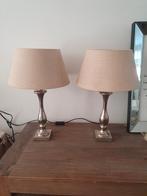 2 mooie tafellampen met zilveren poot en beige kap, Ophalen, Zo goed als nieuw, Minder dan 50 cm