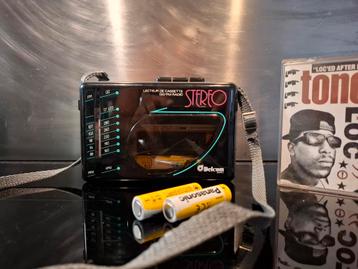 VINTAGE RETRO WERKEND DELCOM STEREO WALKMAN CASSETTE RADIO beschikbaar voor biedingen