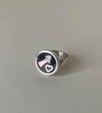 Zilveren ring, Hart en pijl in zwart emaille, Gebruikt, Ophalen of Verzenden, 17 tot 18, Dame