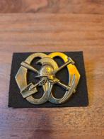 Kl baret embleem pioniers, Verzamelen, Militaria | Algemeen, Ophalen of Verzenden, Landmacht, Nederland, Embleem of Badge