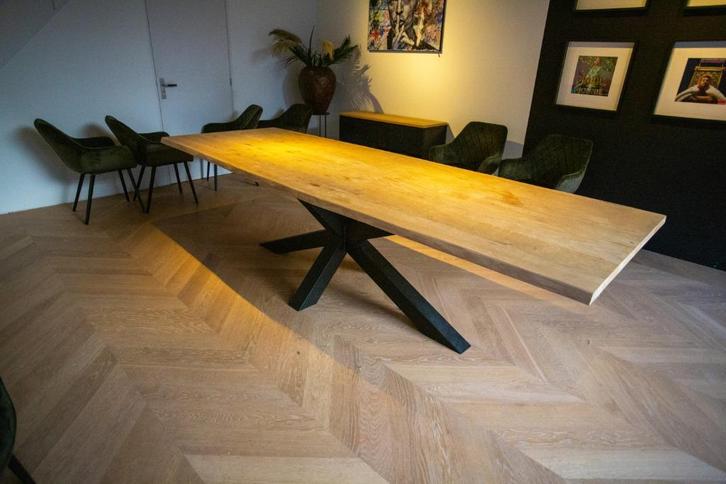 Eiken boomstamtafel 300x100 cm stalen matrixpoot, Huis en Inrichting, Tafels | Eettafels, Zo goed als nieuw, 100 tot 150 cm, 200 cm of meer