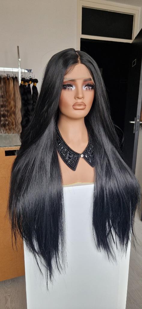 Basic Lace Pruik: Zwart 1 b, Stijl,. 75cm lang, Sieraden, Tassen en Uiterlijk, Uiterlijk | Haarverzorging, Nieuw, Pruik of Haarverlenging