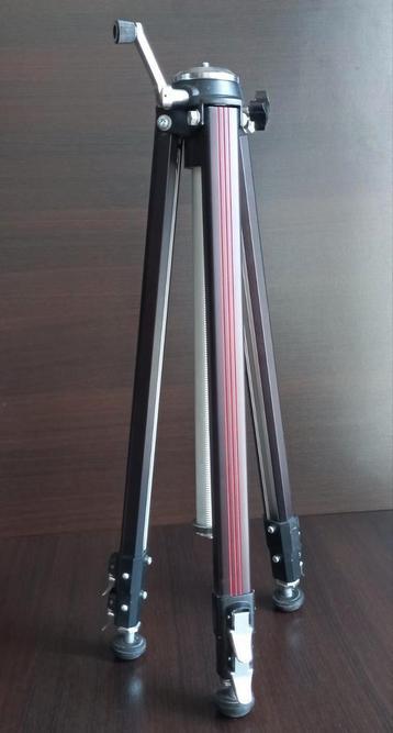 lichtgewicht zwarte statief beschikbaar voor biedingen