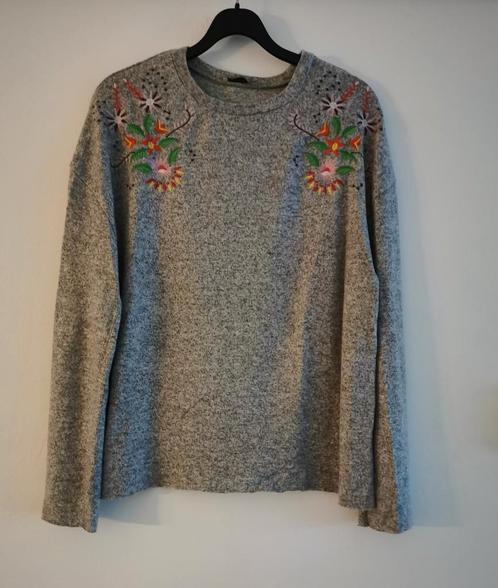 ZARA trui met geborduurde schouders mt. S/M, Kleding | Dames, Truien en Vesten, Zo goed als nieuw, Maat 36 (S), Grijs, Verzenden