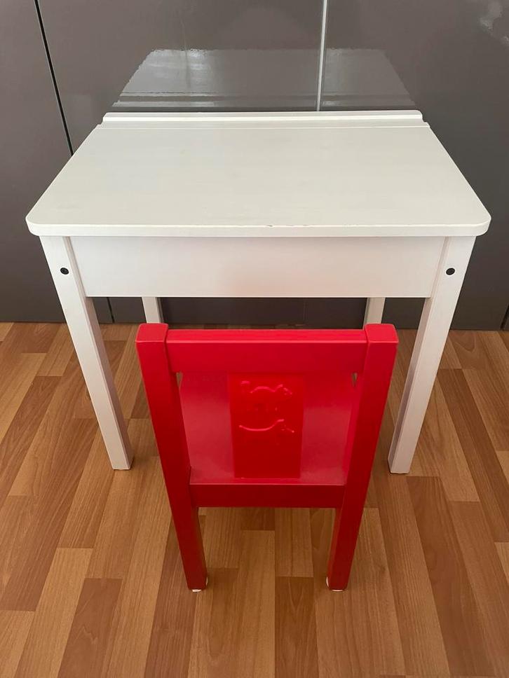 Kinderbureau en -stoeltje (hout) in goede staat, Kinderen en Baby's, Kinderkamer | Tafels en Stoelen, Zo goed als nieuw, Tafel(s) en Stoel(en)