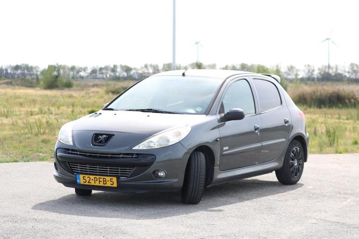Peugeot 206+ 1.4 // 2011 // 93.000 km // AIRCO // TREKHAAK, Auto's, Peugeot, Particulier, 206+, ABS, Airbags, Airconditioning