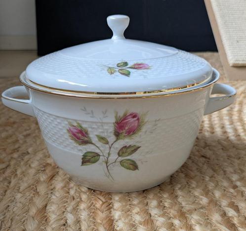Hutschenreuther porseleinen serveerschaal met deksel rozen, Huis en Inrichting, Keuken | Servies, Zo goed als nieuw, Schaal of Schalen