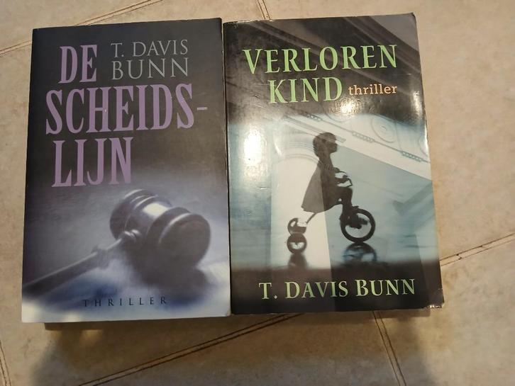 2 boeken van T. Davis Bunn - Uitgeverij Kok, Boeken, Thrillers, Ophalen of Verzenden