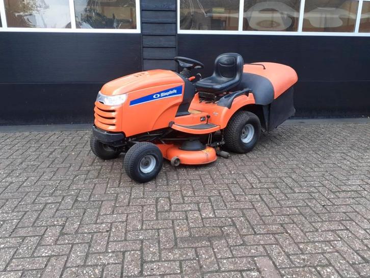 Simplicity Baron 21 PK zitmaaier met opvangbak (bj 2010), Zakelijke goederen, Agrarisch | Werktuigen, Overige, Oogstmachine