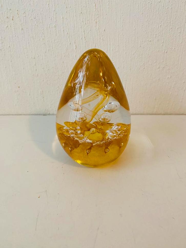 Glazen ei met kleur geel , presse papier, Antiek en Kunst, Antiek | Glas en Kristal, Ophalen of Verzenden