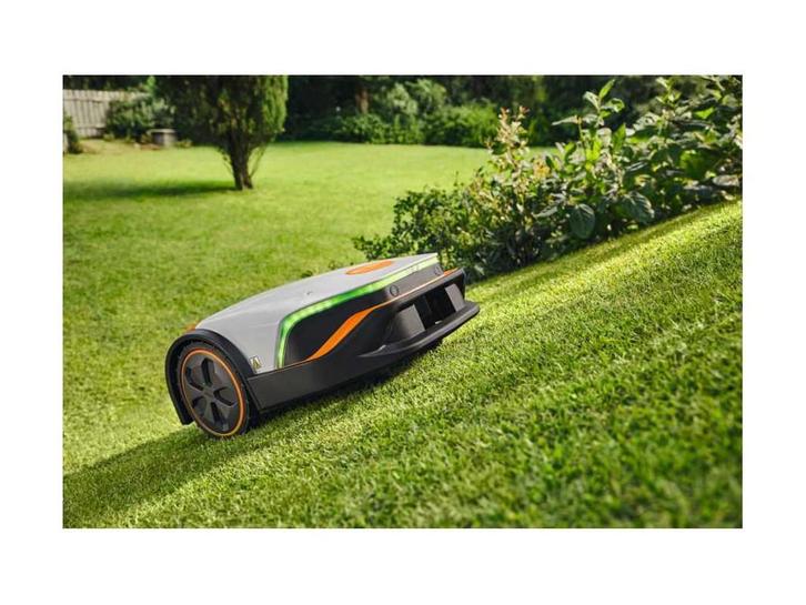 Stihl Inow 5 Robot Grasmaaier, Zakelijke goederen, Machines en Bouw | Tuin, Park en Bosbouw, Maaier