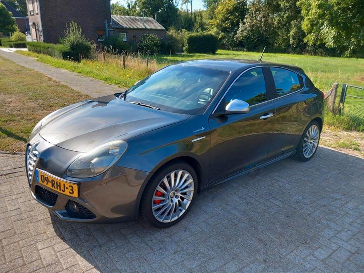 Alfa Romeo Giulietta 170pk, handbak, nieuwe turbo, APK 10/26, Auto's, Alfa Romeo, Particulier, Giulietta, ABS, Airbags, Airconditioning