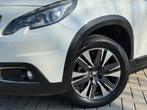Peugeot 2008 1.2 PureTech Allure / Parelmoer / Navi / DBR VV, Auto's, Peugeot, Voorwielaandrijving, Gebruikt, Euro 6, 82 pk