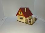 Huis met witte pergula in ho, Gebruikt, Gelijkstroom of Wisselstroom, Brug, Tunnel of Gebouw, Ophalen of Verzenden