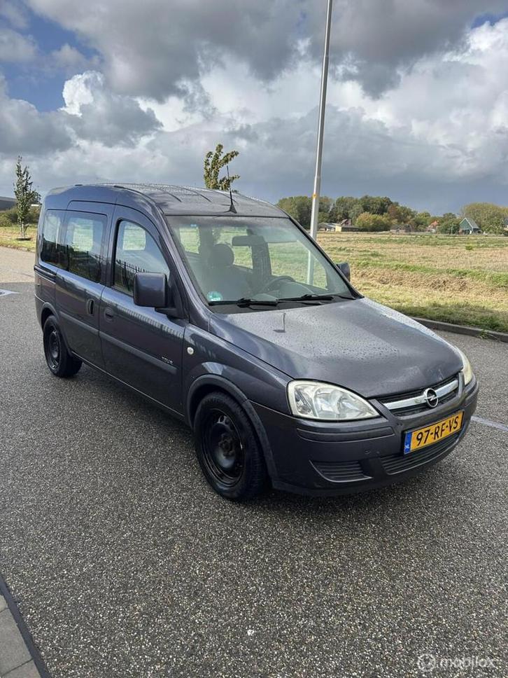 Opel Tour 1.7 CDTI Tour 5P, Auto's, Opel, Bedrijf, Te koop, Overige modellen, ABS, Airbags, Airconditioning, Alarm, Navigatiesysteem
