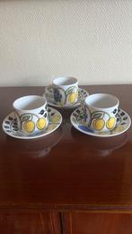 Arabia Paratiisi kop en schotels, Antiek en Kunst, Antiek | Servies compleet, Ophalen of Verzenden