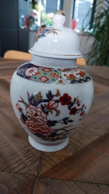 Chinese gemberpot beschikbaar voor biedingen