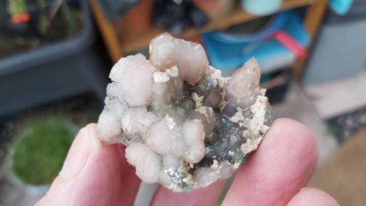Mi020 Lila rose Kwarts Imilechile Mibladen Marokko #collect, Verzamelen, Mineralen en Fossielen, Mineraal, Ophalen of Verzenden