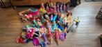 Diverse Barbies met kleertjes, Kinderen en Baby's, Speelgoed | Poppen, Ophalen, Gebruikt, Barbie