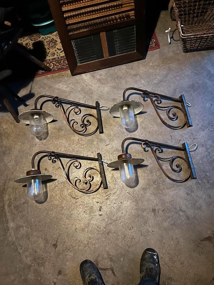 nog 2 maal smeedijzeren stallamp gevellamp buitenlamp, Antiek en Kunst, Curiosa en Brocante, Ophalen