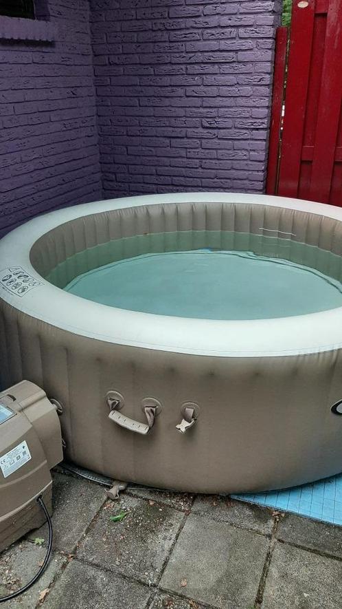 Spa intex 6 personen., Tuin en Terras, Bubbelbaden en Hottubs, Gebruikt, Afdekzeil, Grondzeil, Filter, Pomp, Ophalen