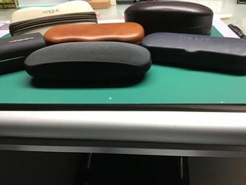 Te koop: Brillenkokers beschikbaar voor biedingen