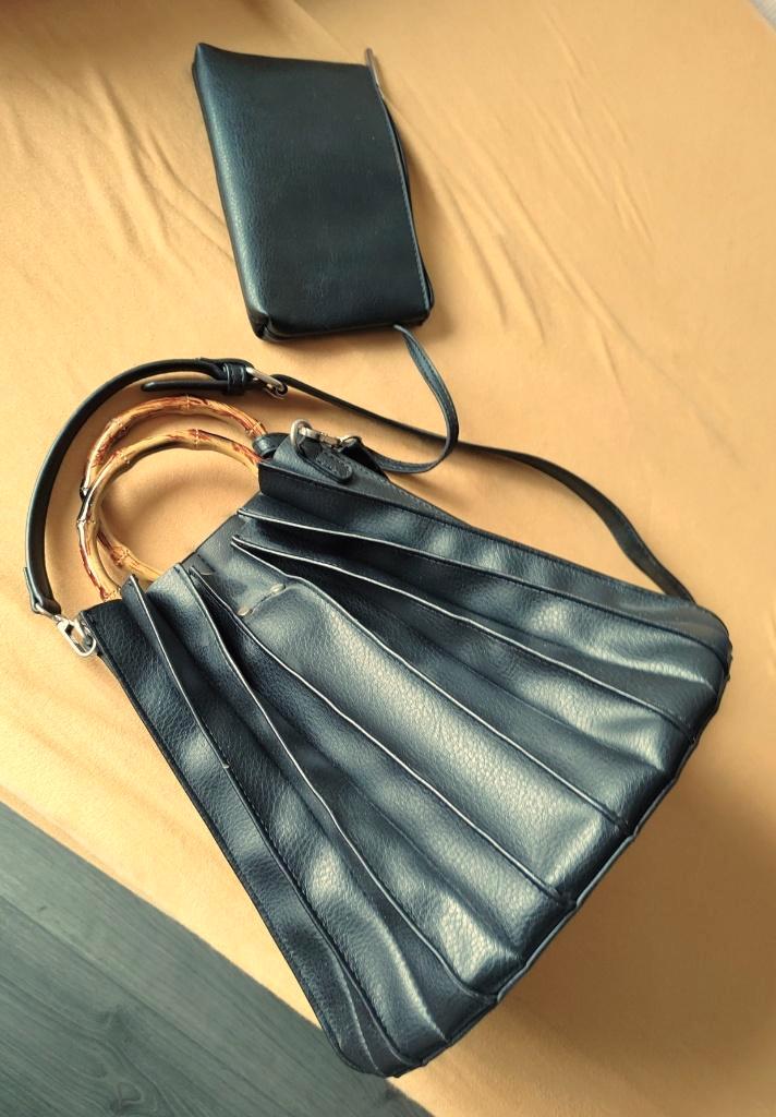 Giuliano plissee Dames-Tas ( Hand/ Schouder), Sieraden, Tassen en Uiterlijk, Tassen | Damestassen, Zo goed als nieuw, Handtas